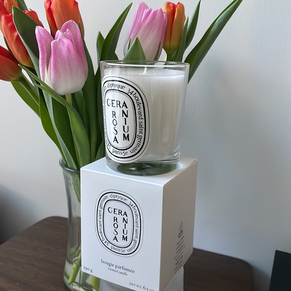 **SOLD** Diptyque Geranium Rosa standard size 6.5 oz. - Picture 2 of 3